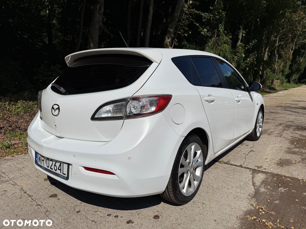 Mazda 3 1.6 Exclusive + - 4