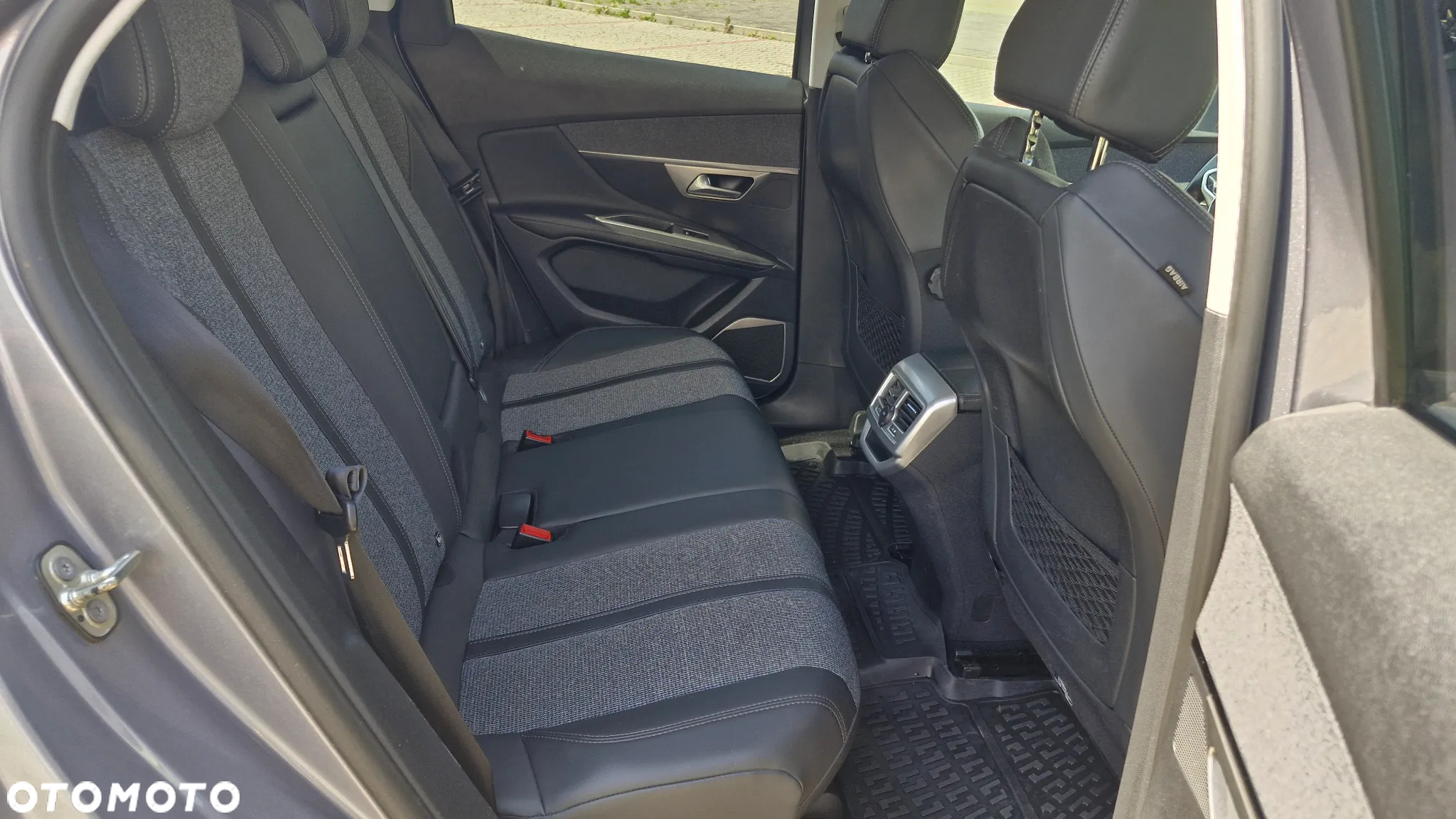 Peugeot 3008 1.6 BlueHDi Allure S&S - 23