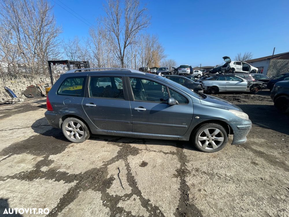 Dezmembrez Peugeot 307 SW 1.6 HDi 110Cp 80kW an 2005 Break Facelift - 4