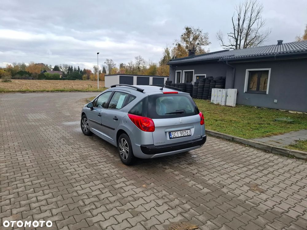 Peugeot 207 2010 photo 5