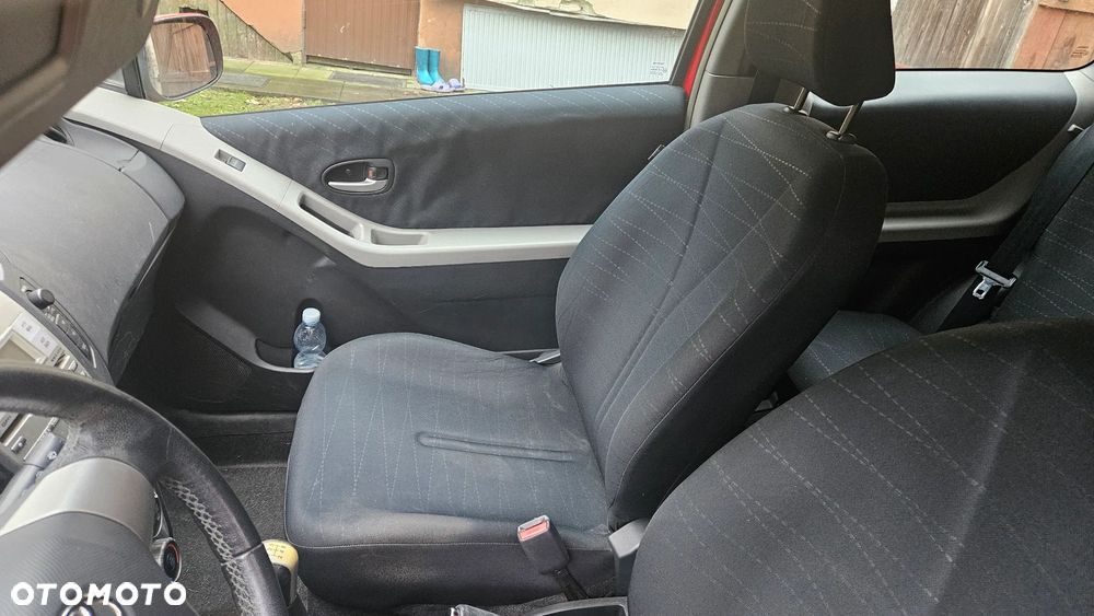 Toyota Yaris 1.3 VVT-i Sol - 10