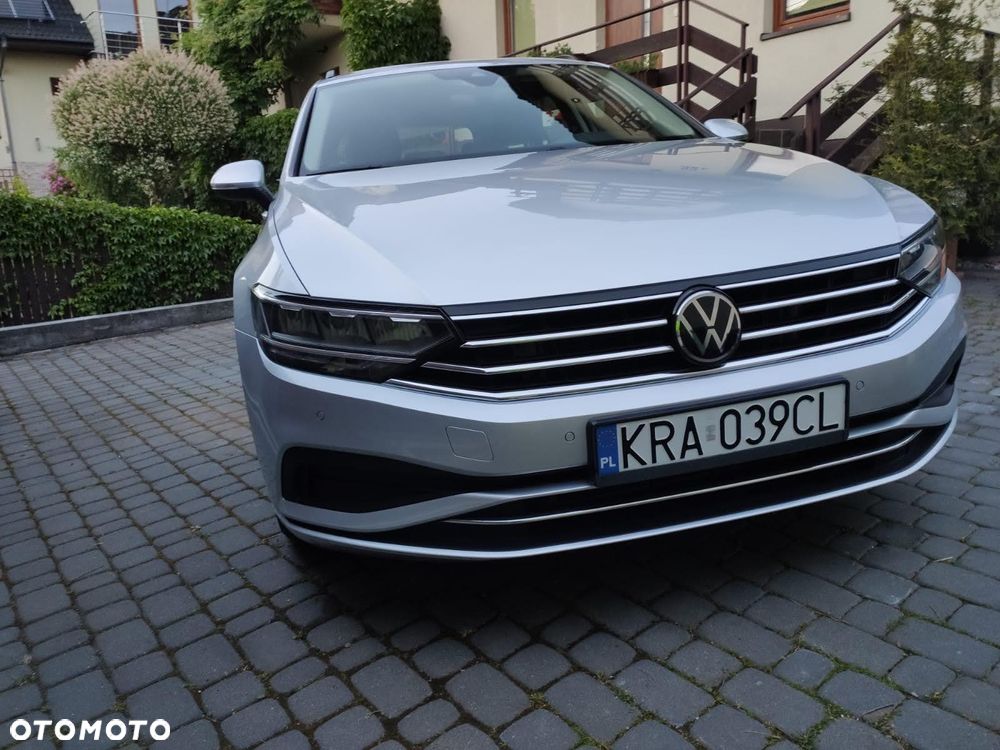 Volkswagen Passat - 4