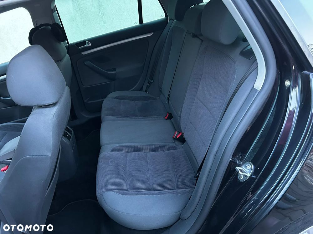 Volkswagen Golf - 15