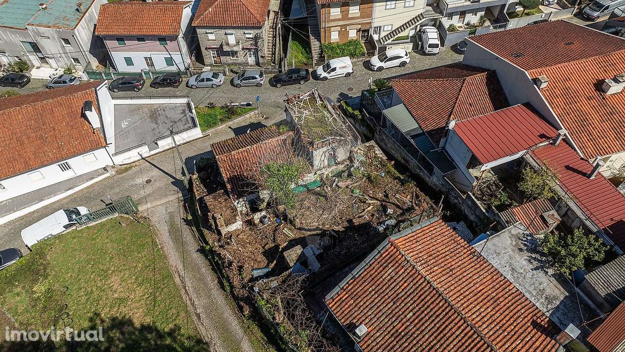 Moradia para restauro em Fraião, Braga! - Grande imagem: 3/13