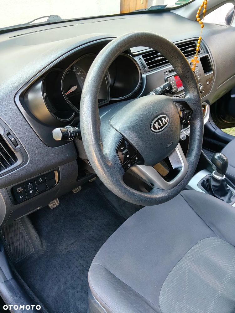 Kia Rio - 25