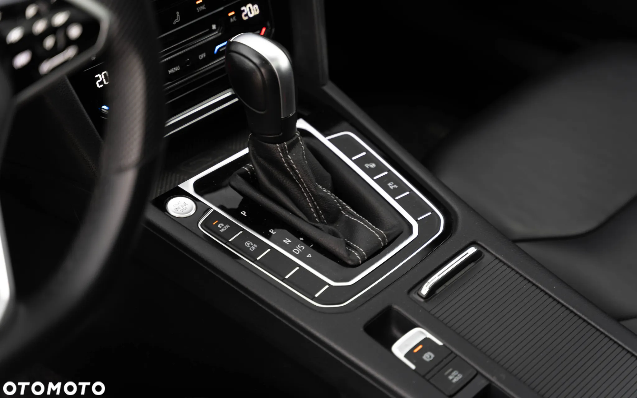 Volkswagen Arteon 2.0 TSI 4Motion R DSG - 11