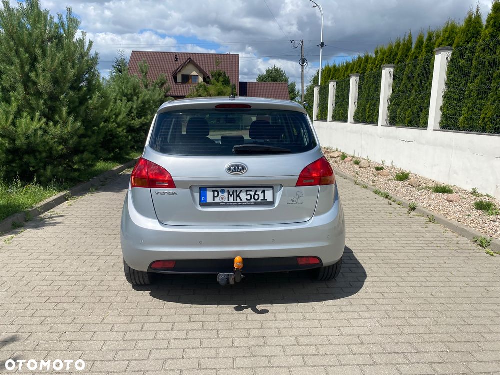 Kia Venga - 4