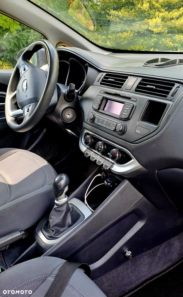 Kia Rio - 11
