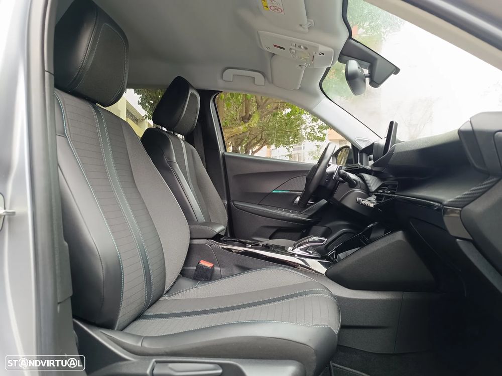 Peugeot 2008 PureTech 130 EAT8 Allure - 19