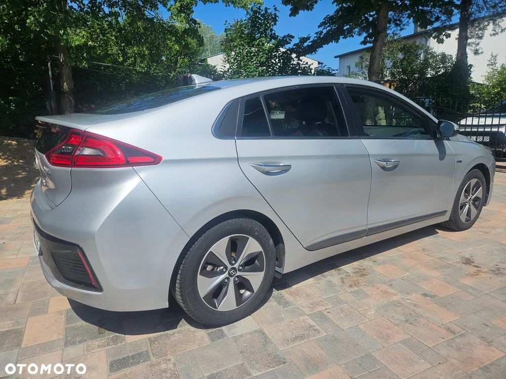 Hyundai IONIQ Hybrid Platinum - 21