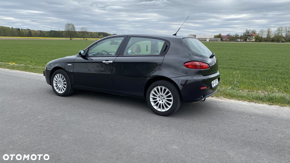 Alfa Romeo 147 1.9 JTD 16V Progression - 3