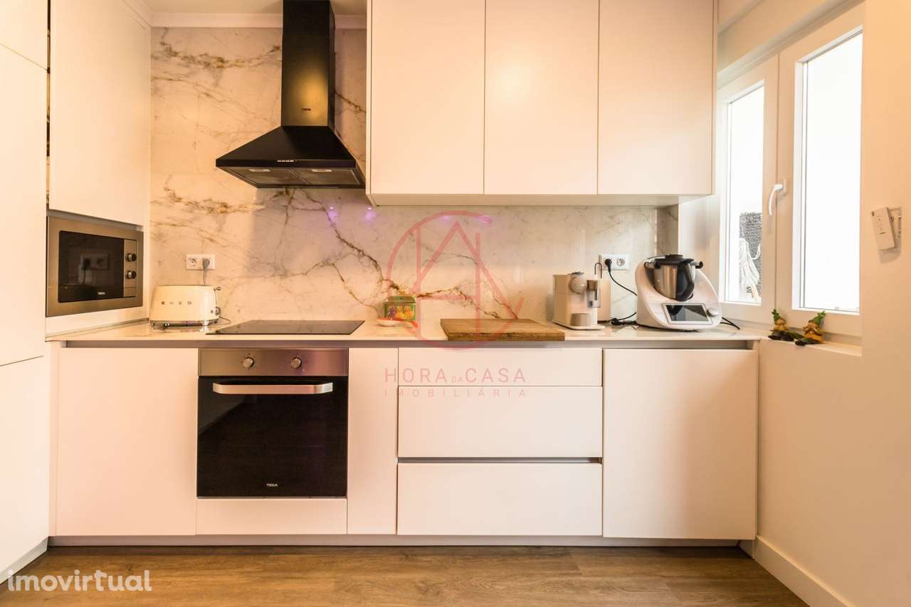 R/C de Moradia bi-familiar com quintal e garagem individual - Grande imagem: 3/39