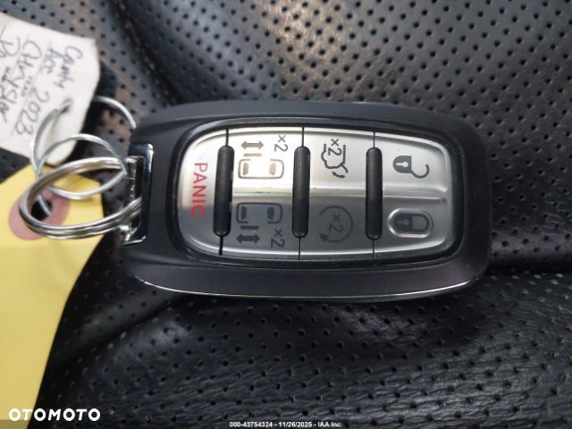 Chrysler Pacifica - 11