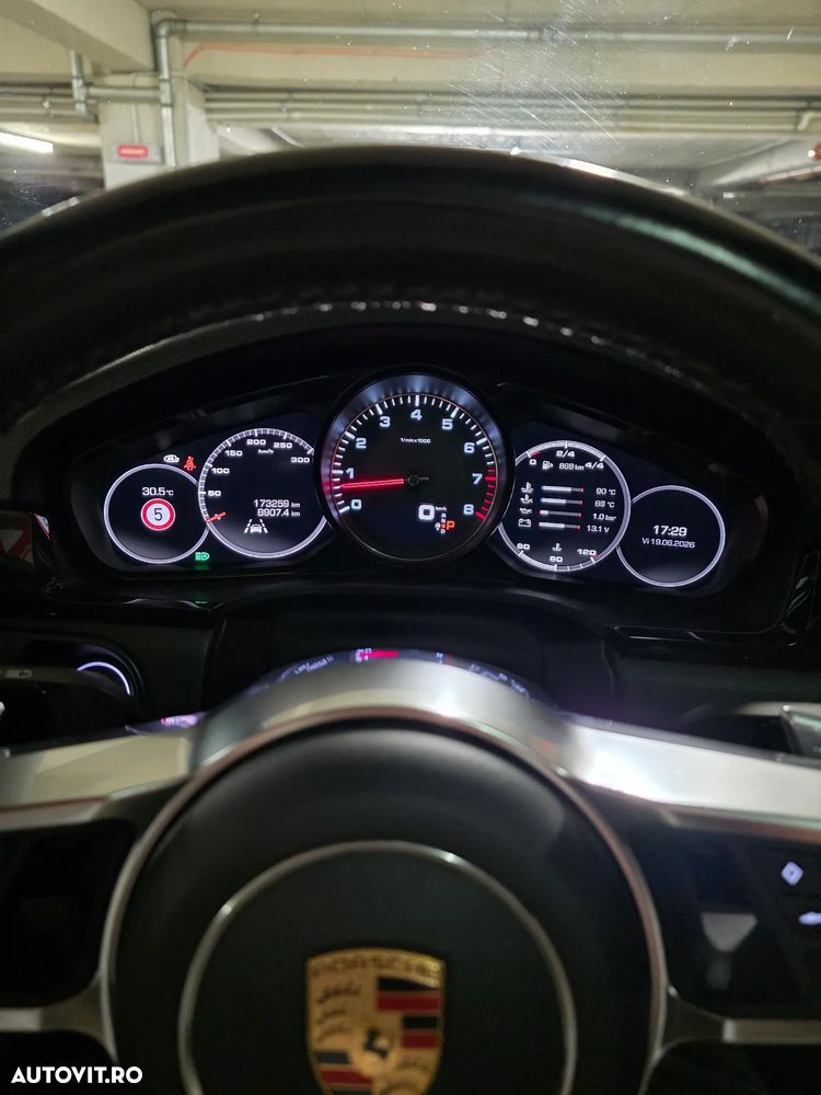 Porsche Cayenne S - 14