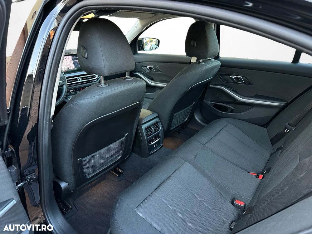 BMW Seria 3 318i AT - 11