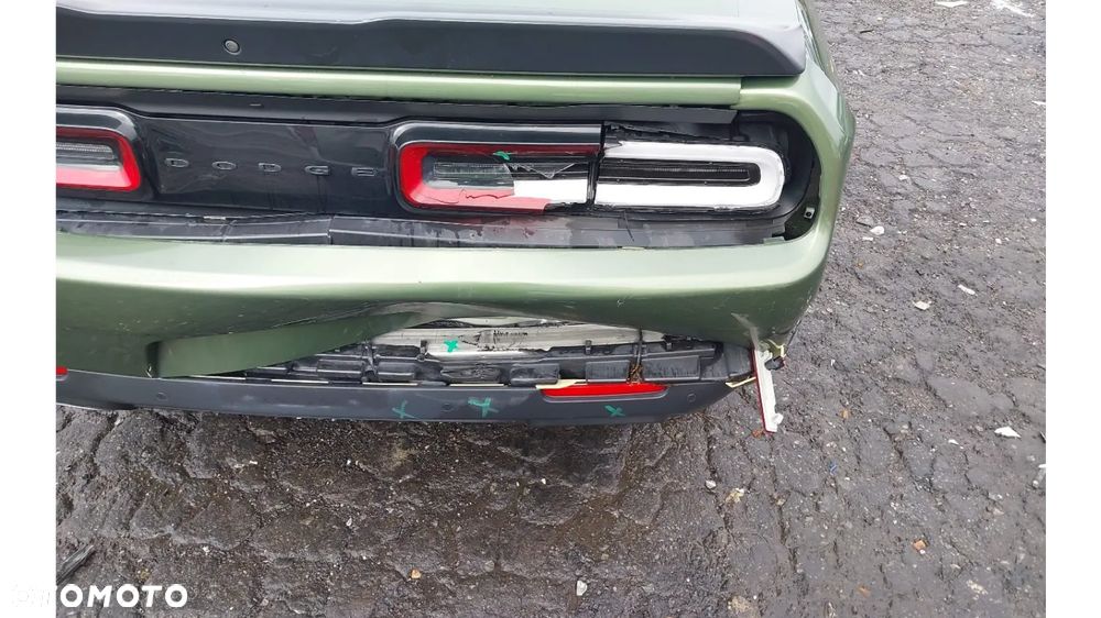 Dodge Challenger - 10