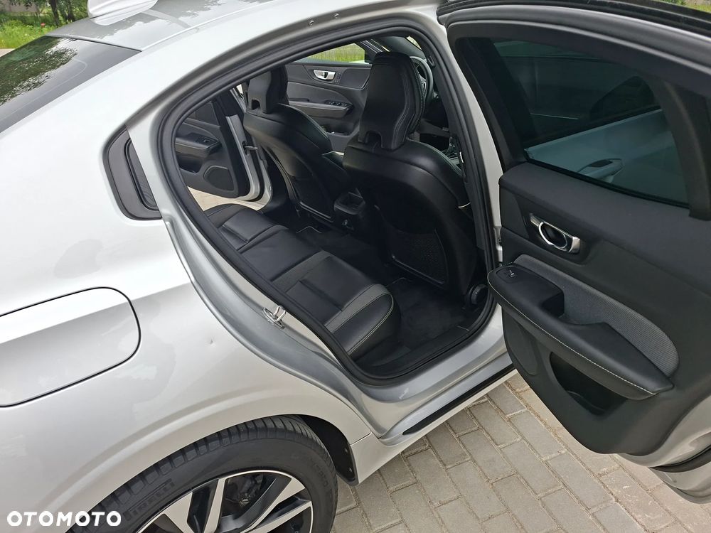 Volvo S60 T4 R-Design - 16