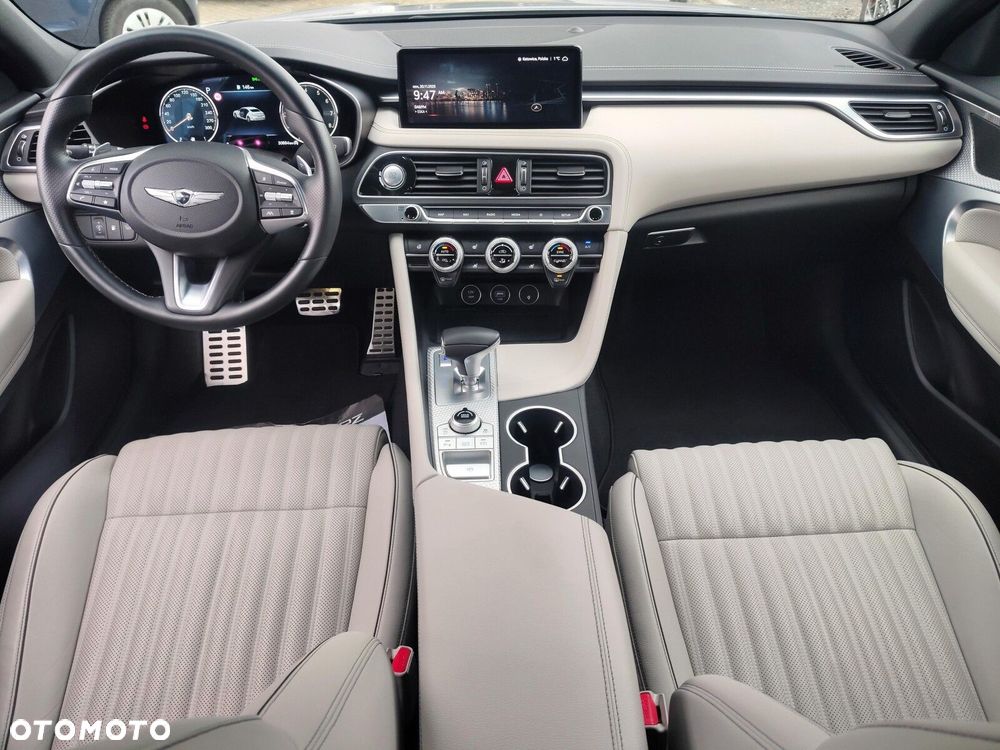 Genesis G70 2.0T Plus RWD 8AT Sport - 11