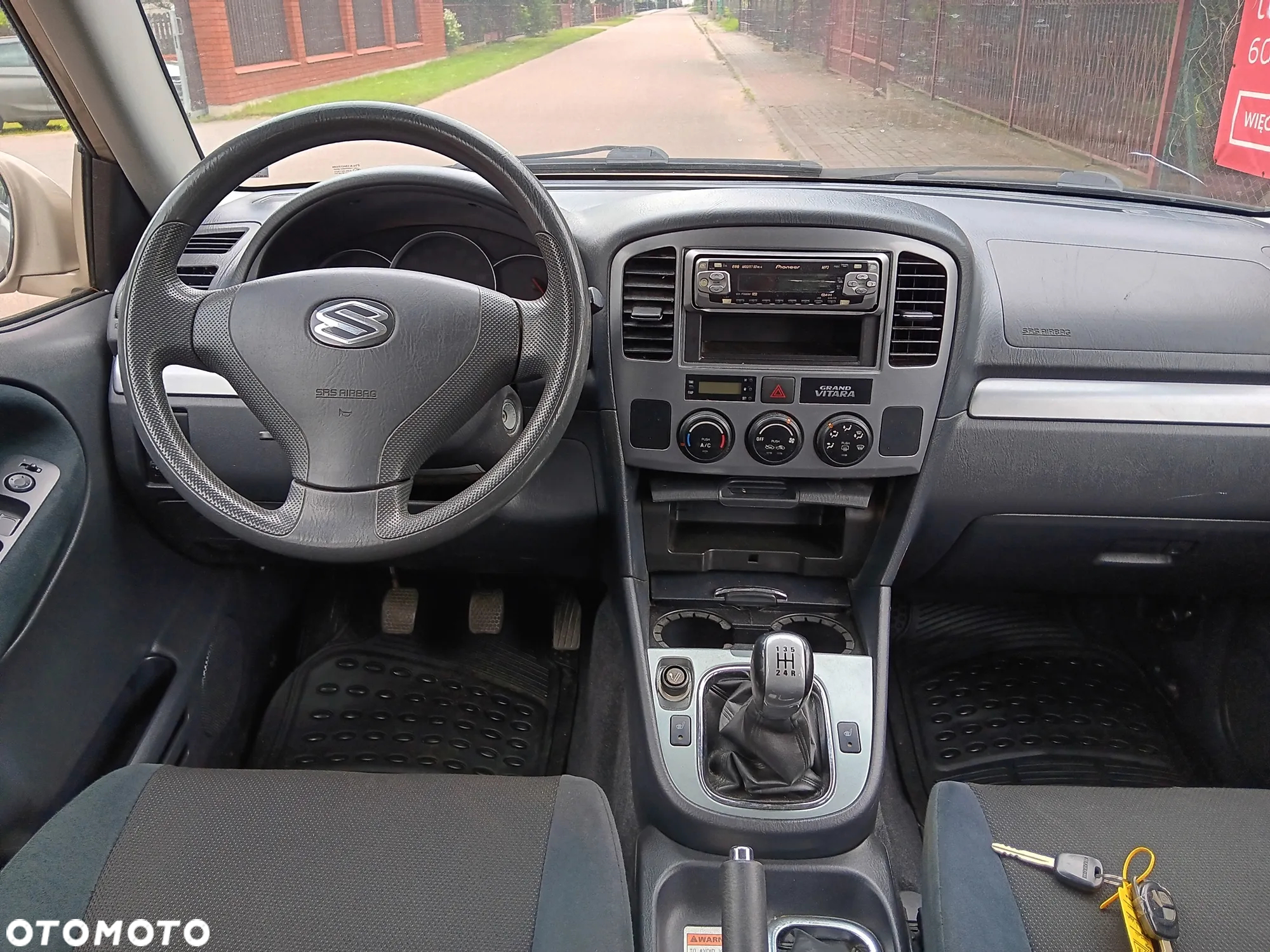 Suzuki Grand Vitara 2.0 - 13