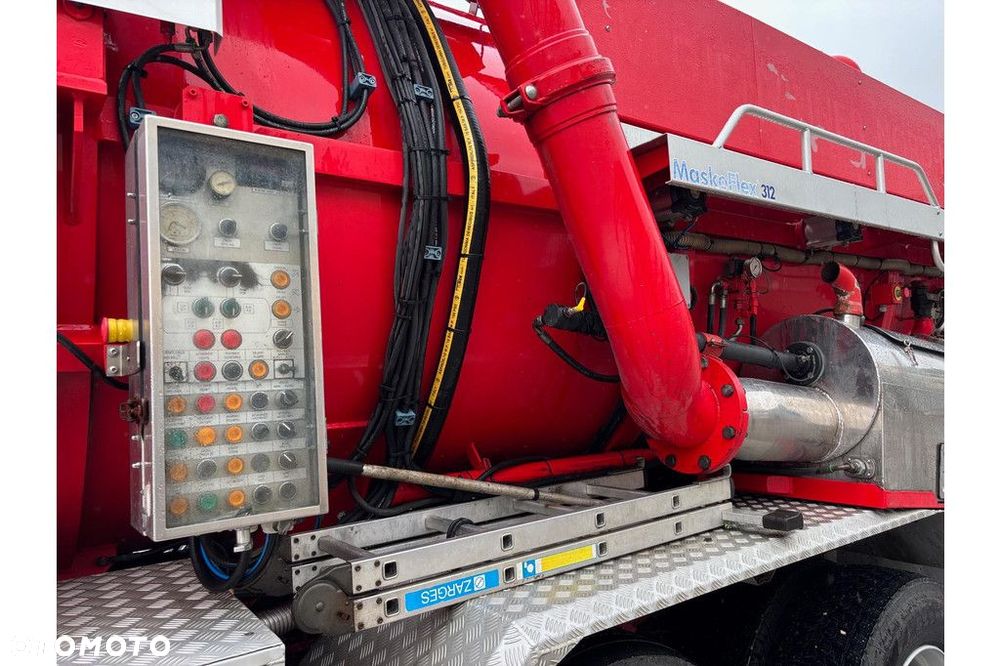 Volvo FH540 6X2*4 VACUM + RETARDER - 11