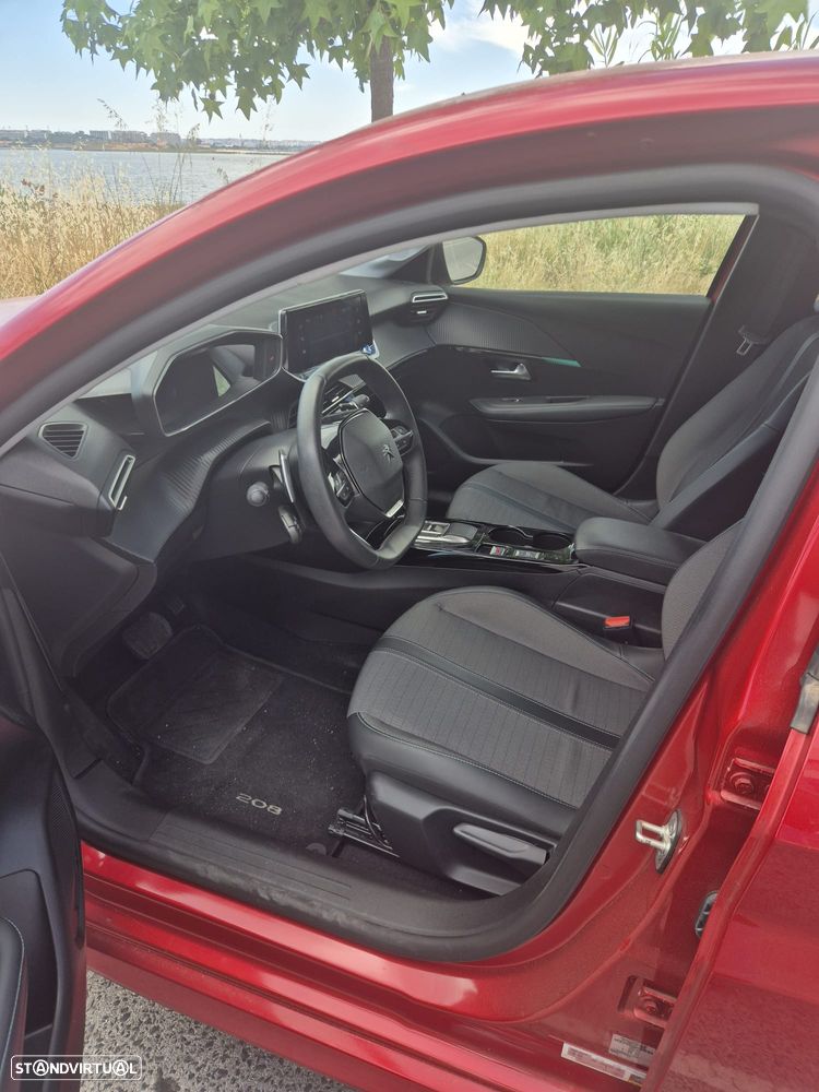 Peugeot 208 1.2 Hybrid Allure e-DCS6 - 7
