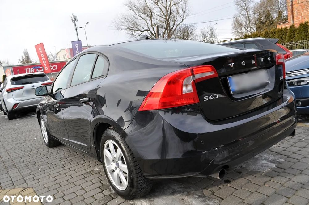 Volvo S60 T3 Kinetic - 11