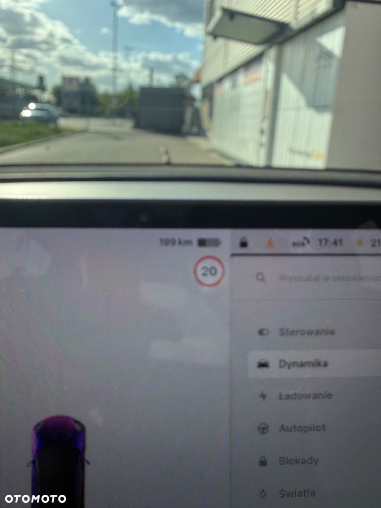 Tesla Model 3 - 32