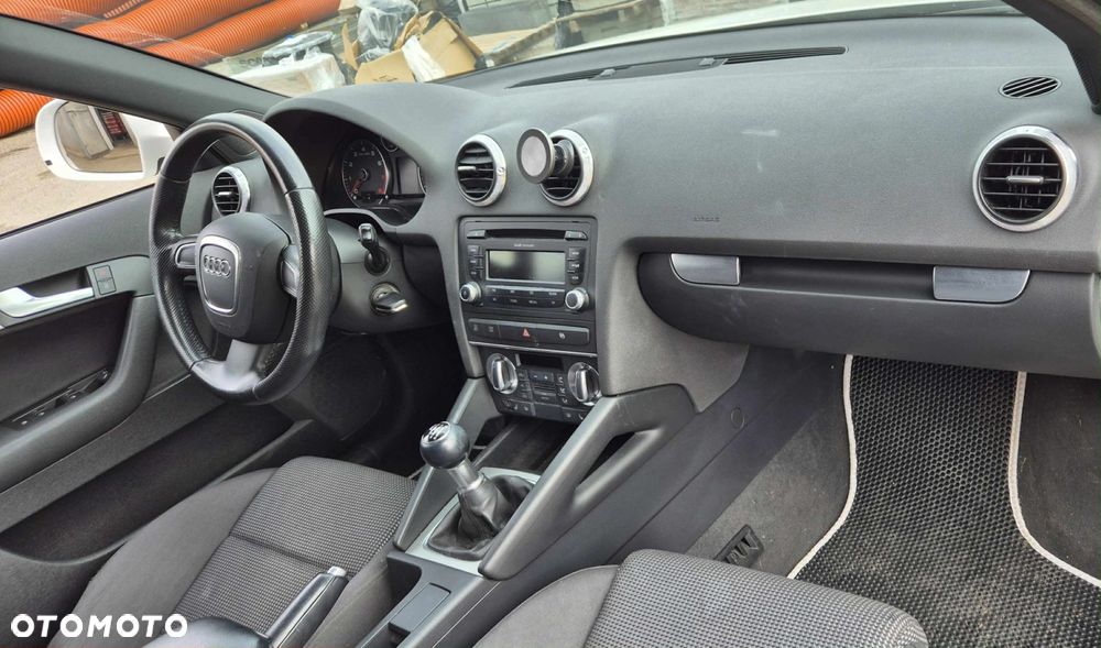 Audi A3 Sportback 1.8 TFSI Ambiente - 5