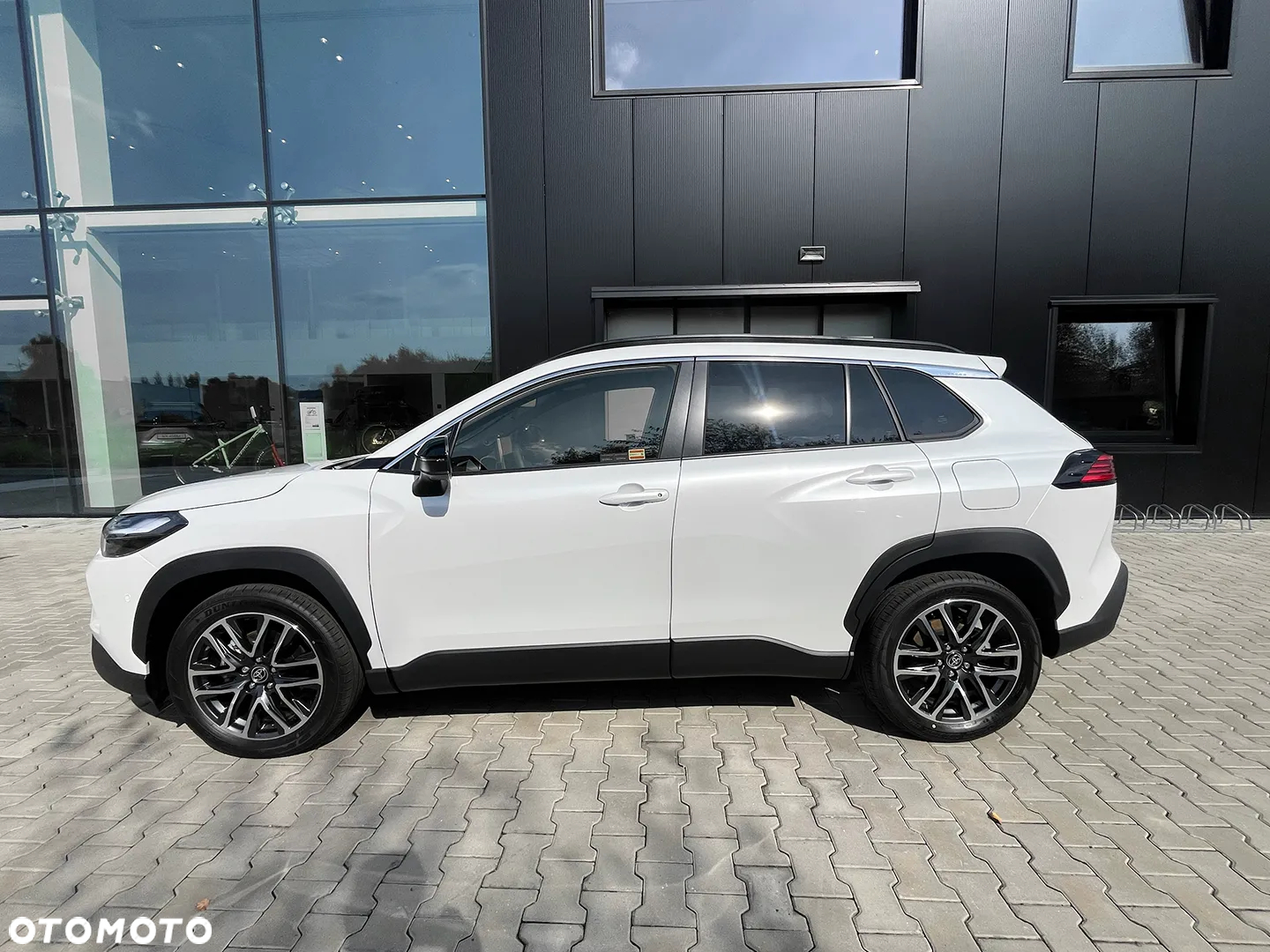 Toyota Corolla Cross 2.0 Hybrid Executive AWD - 2