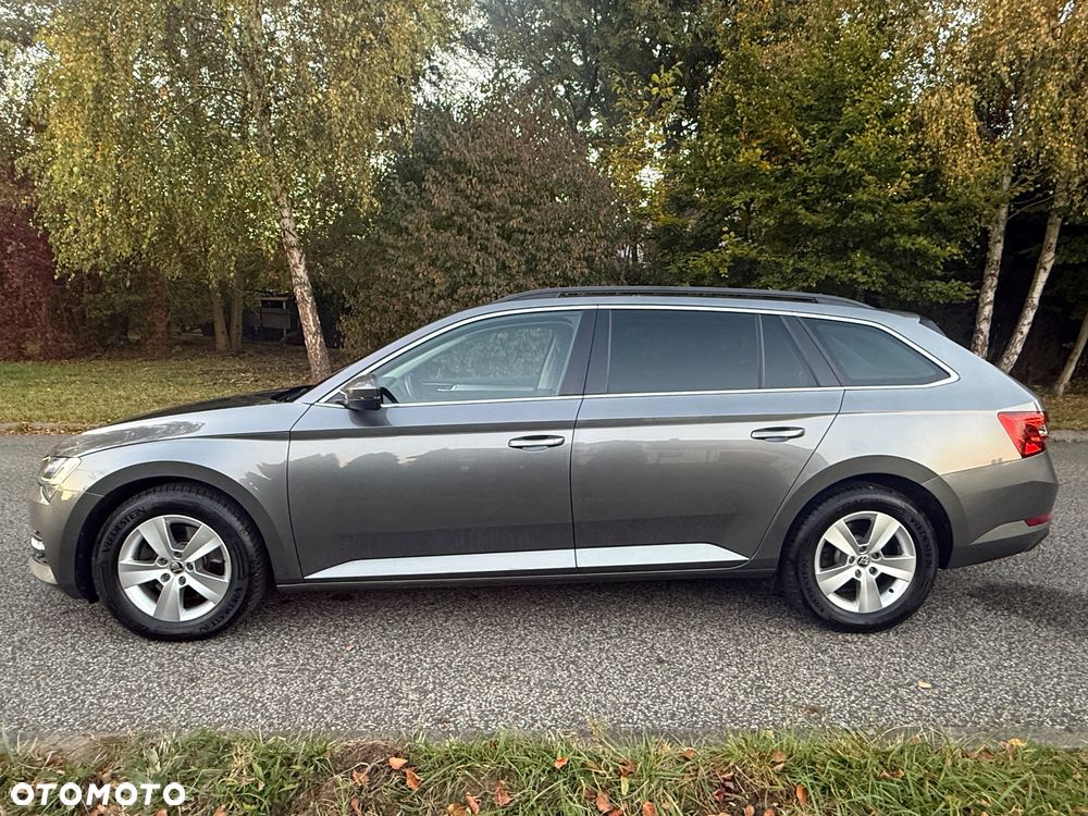 Skoda Superb 2.0 TDI DSG Premium Edition - 11