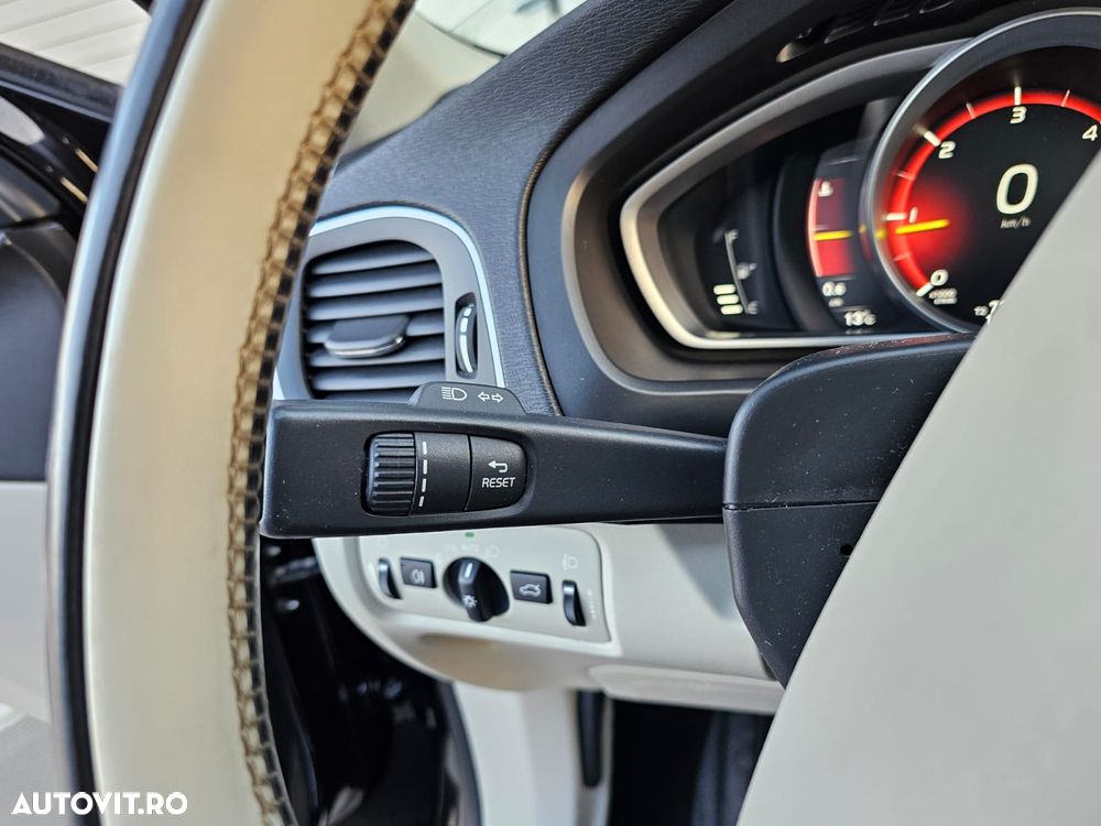 Volvo V40 D2 Geartronic - 25