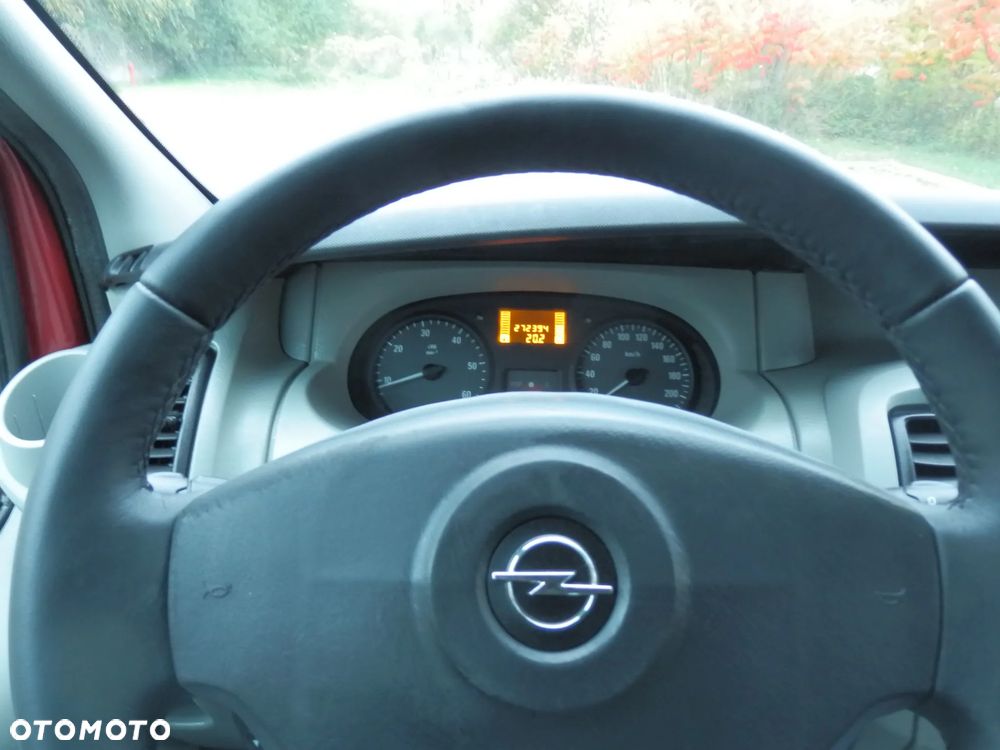 Opel Vivaro - 8