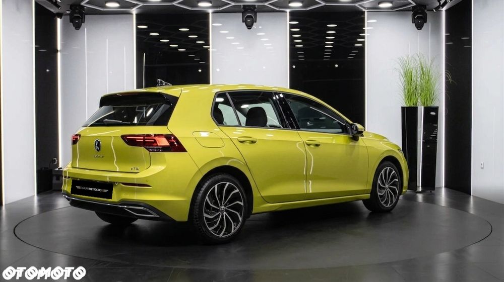 Volkswagen Golf 1.5 eTSI EVO Style DSG - 5