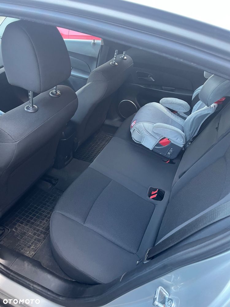 Chevrolet Cruze 1.6 LS - 3