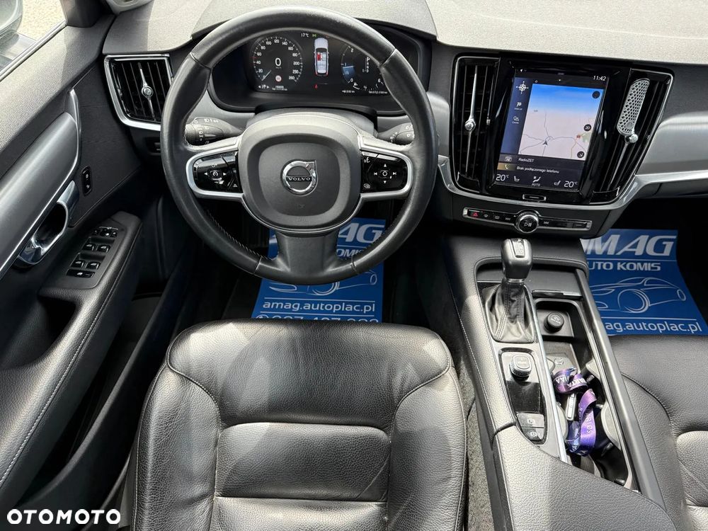 Volvo V90 D3 Momentum - 25