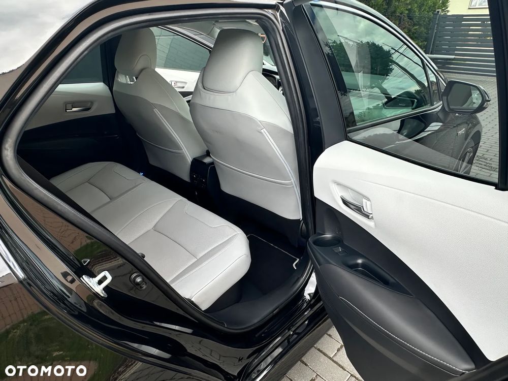 Toyota Corolla 2.0 Hybrid Executive - 33