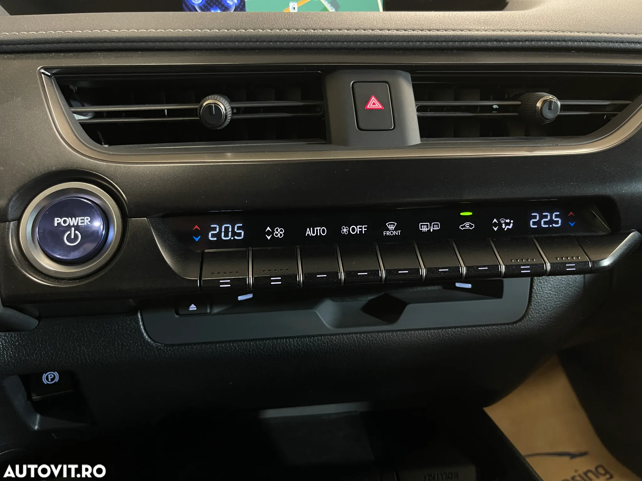 Lexus UX 250h 2.0L HEV 20H- (178 HP) 4X2 CVT Business - 19