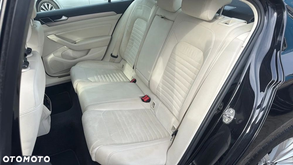 Volkswagen Passat 2.0 TDI BMT 4Mot Highline DSG - 16