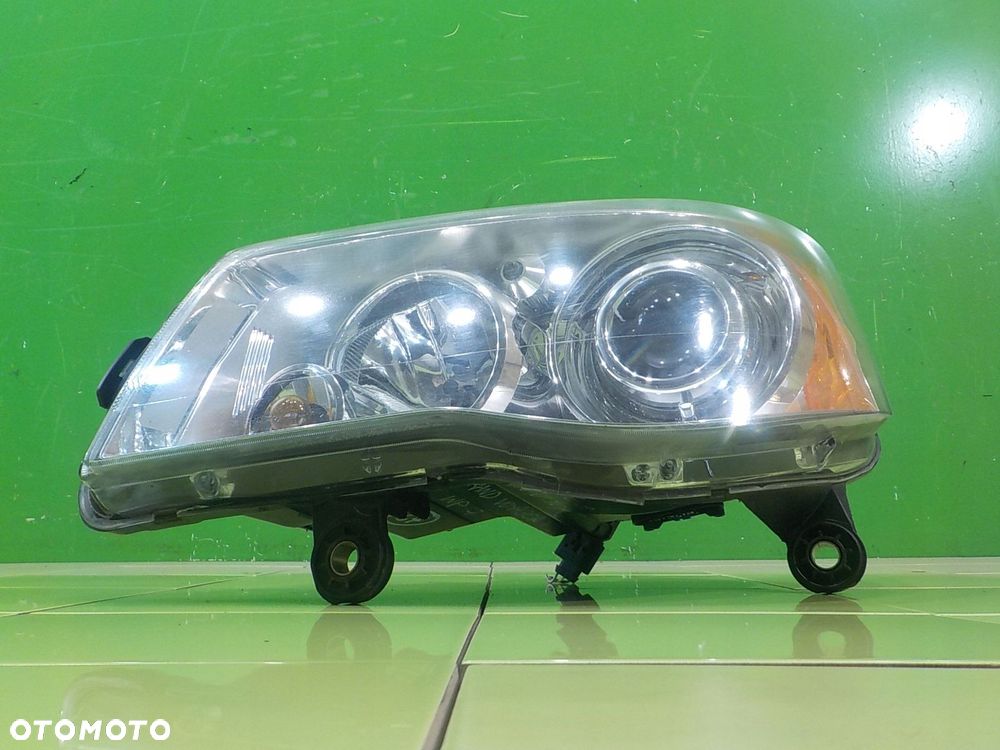 GRAND VOYAGER IV LIFT 2.8CRD AUT 07r 5D XENON lampa lewa przod 05113343AD - 2