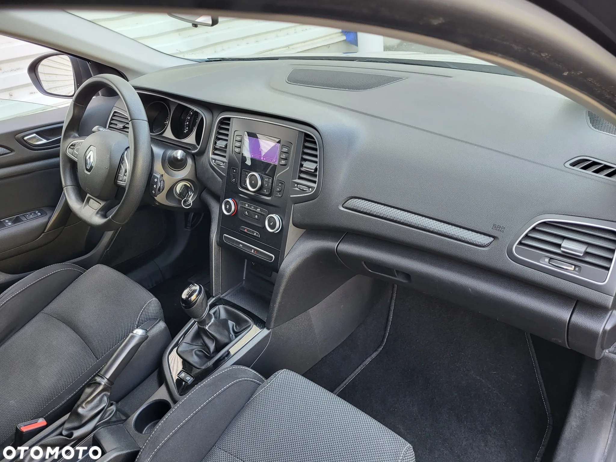 Renault Megane ENERGY TCe 100 LIFE - 11