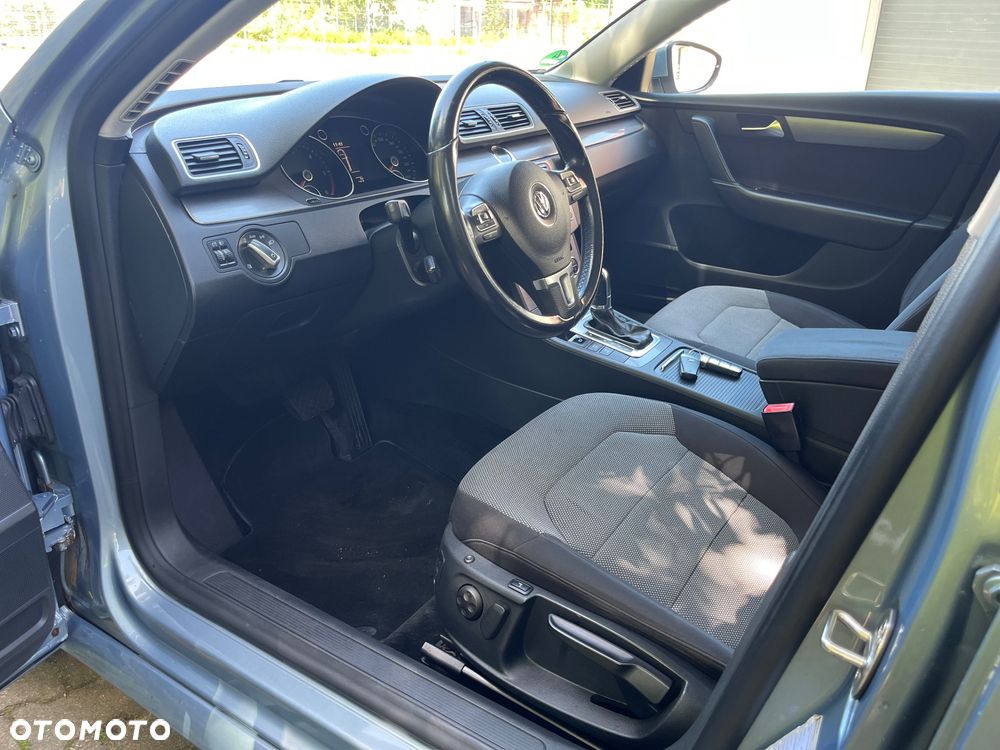 Volkswagen Passat Variant 2.0 Blue TDI DSG SCR Comfortline - 14