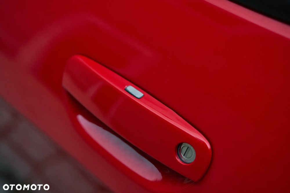 Dodge Challenger - 12