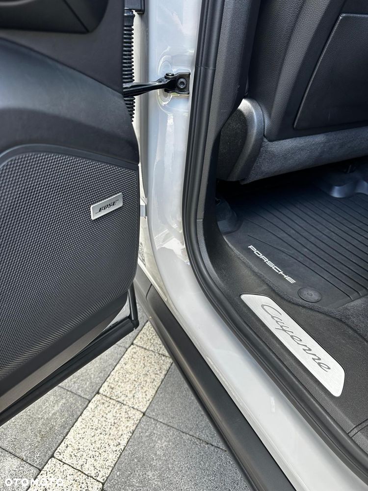 Porsche Cayenne Standard - 17