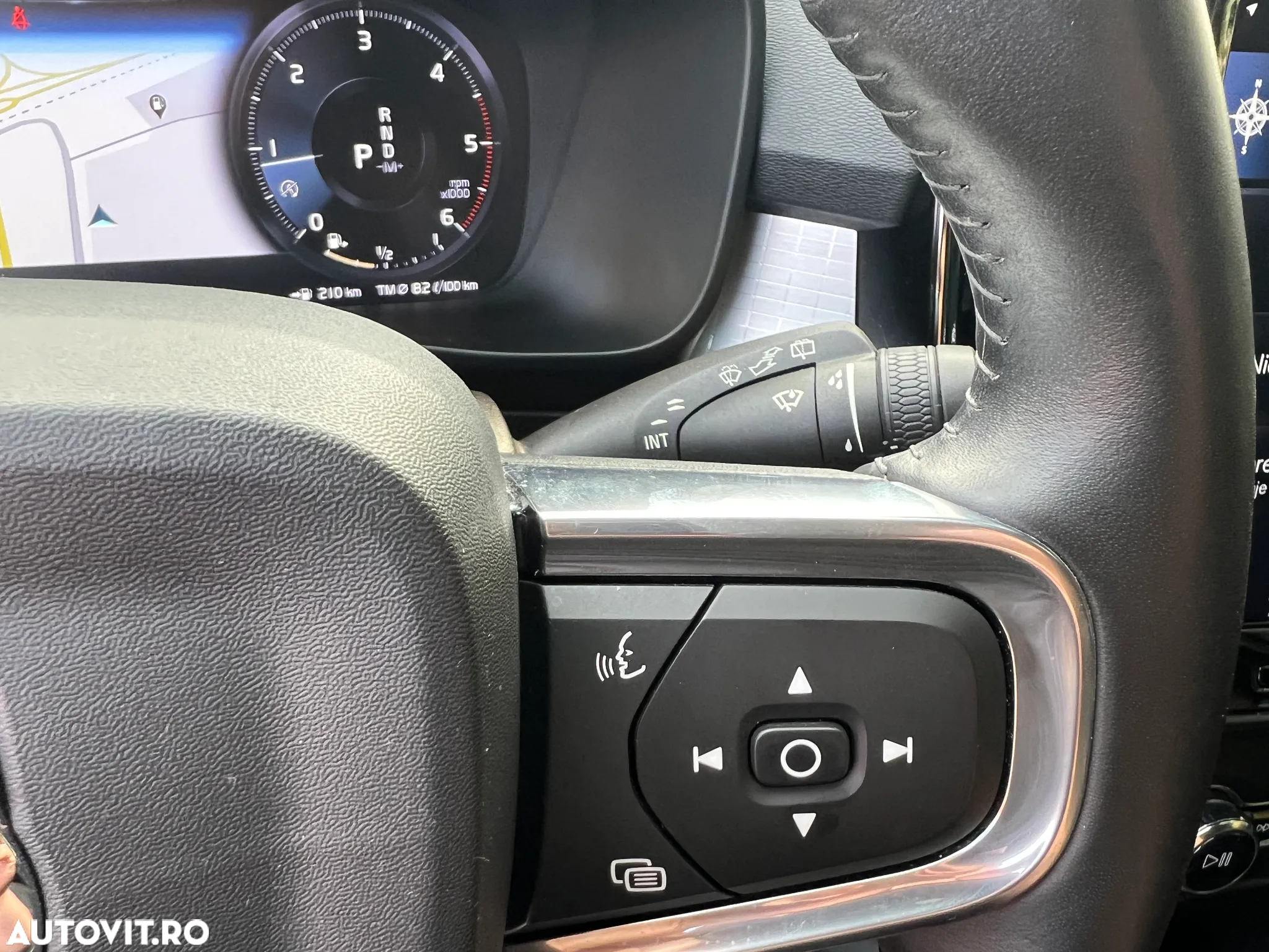 Volvo XC 40 D4 AWD Momentum - 24