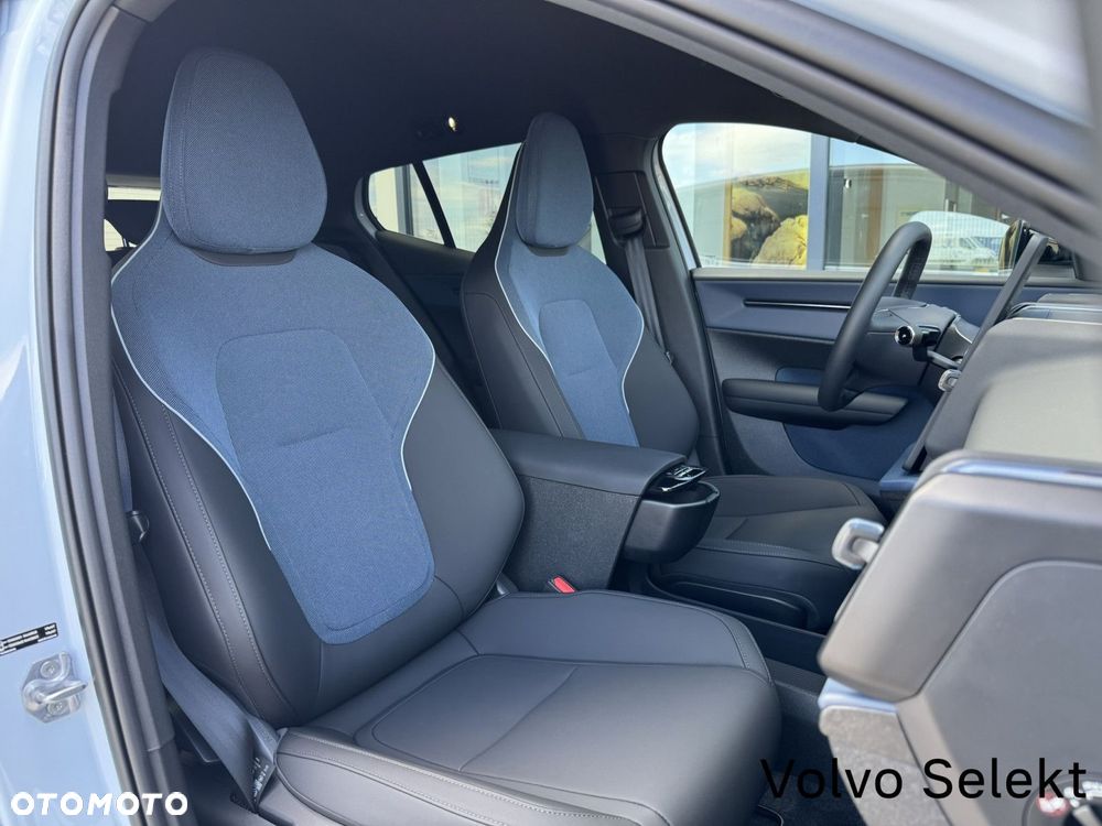 Volvo EX30 69kWh Twin Motor Plus - 17