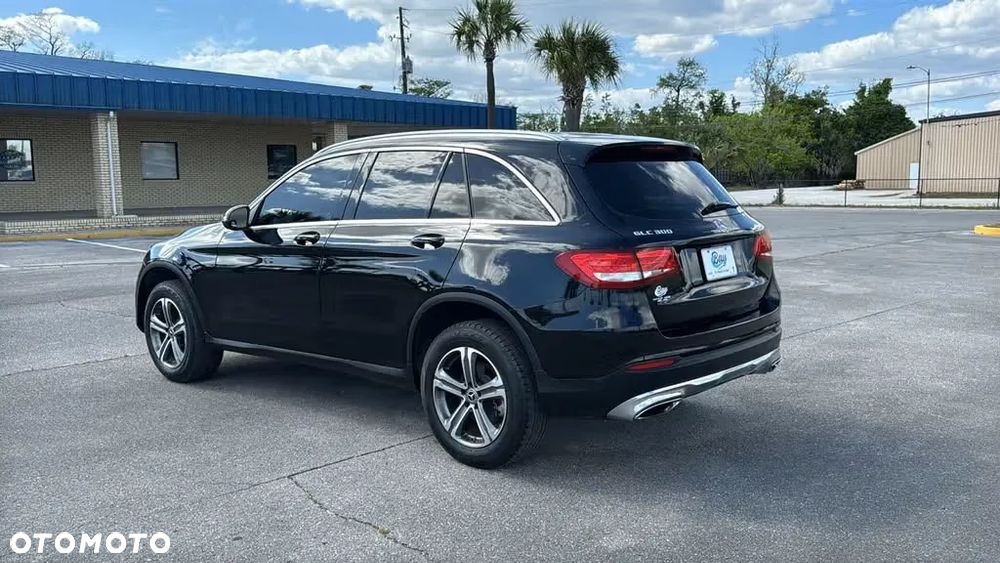 Mercedes-Benz GLC 300 4Matic 9G-TRONIC - 4