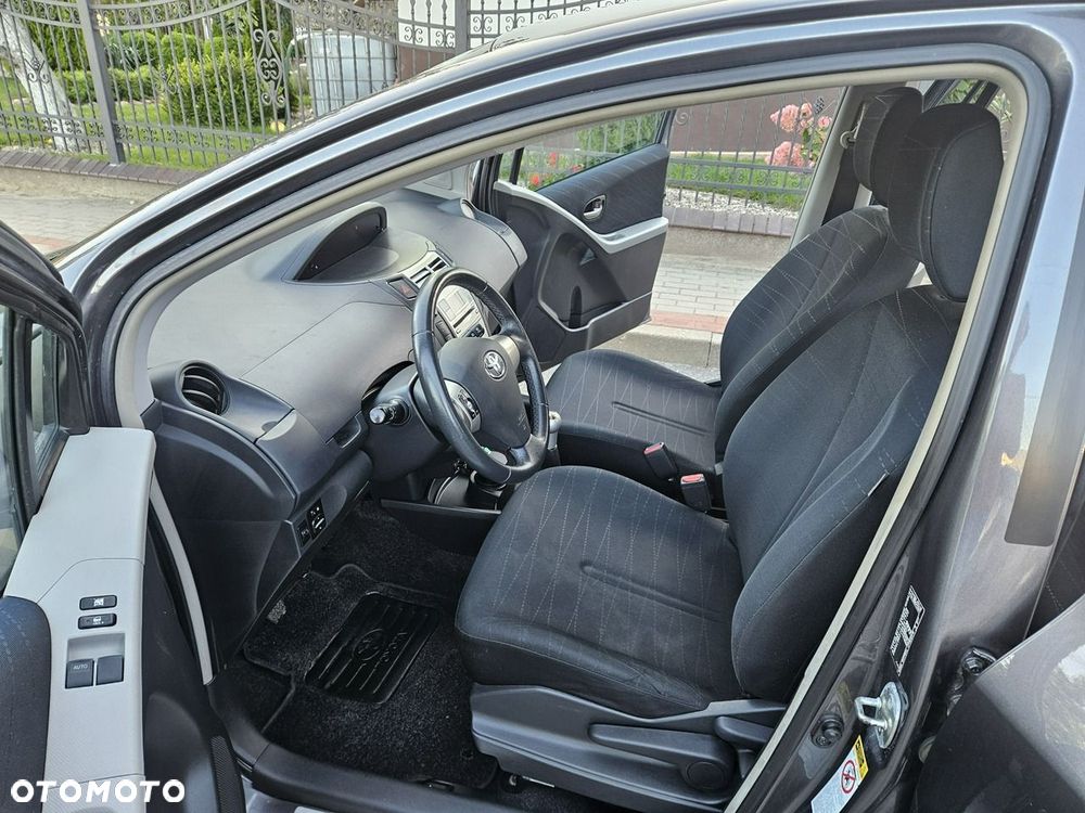 Toyota Yaris - 7