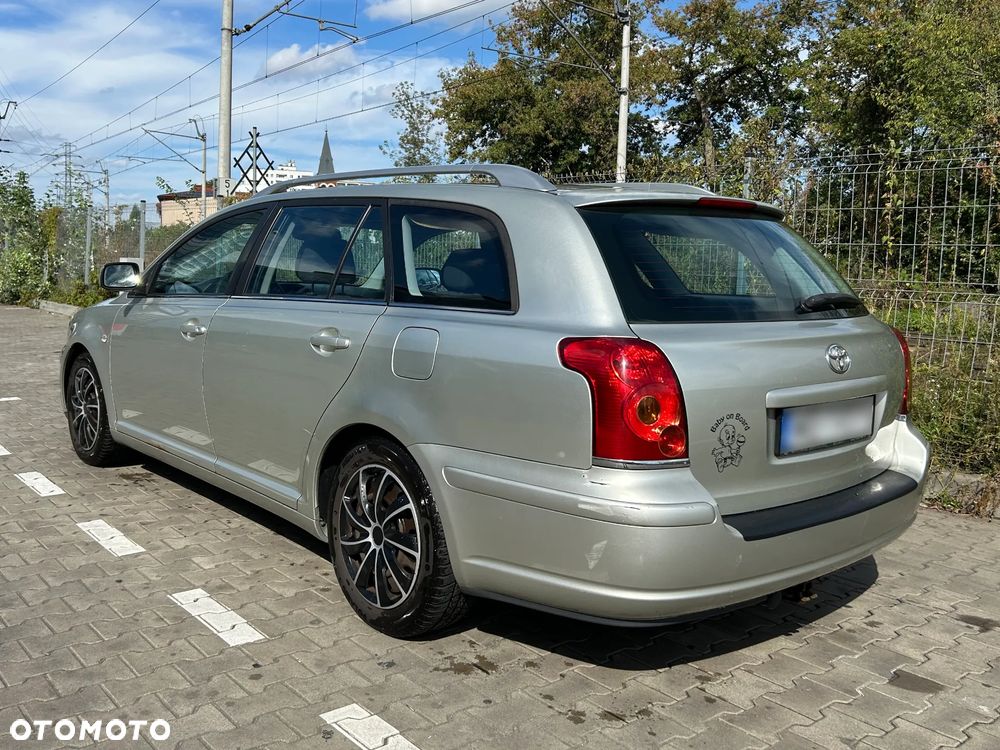 Toyota Avensis - 4