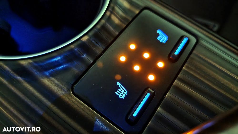 Toyota Camry 2.5 Hybrid Business - 25