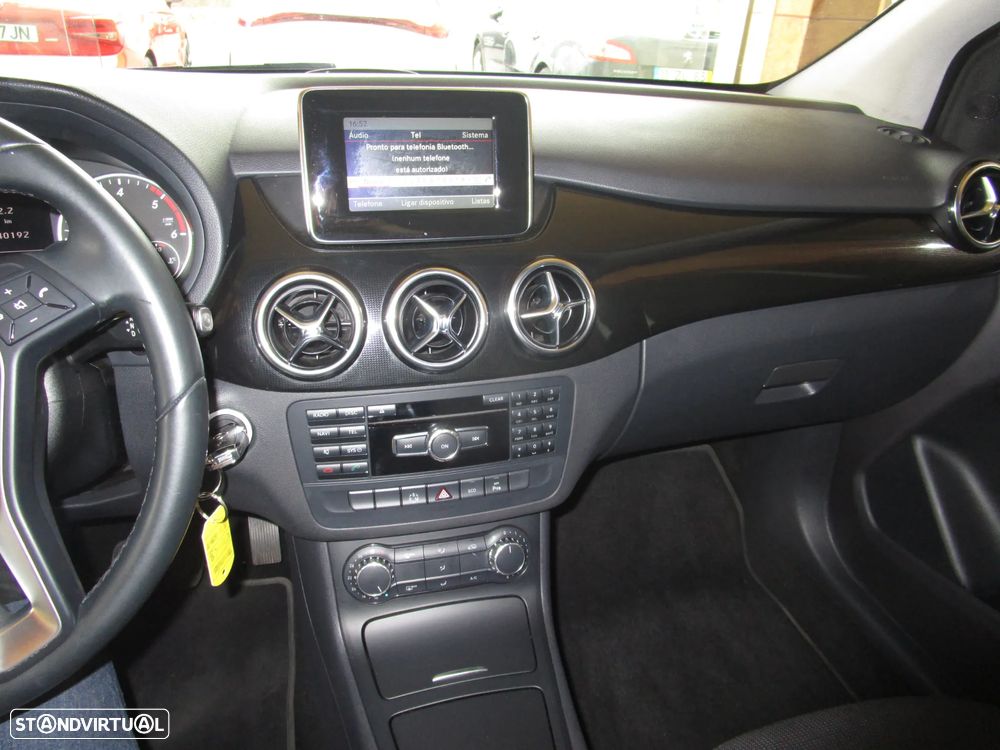 Mercedes-Benz B 180 d 7G-DCT Edition - 33